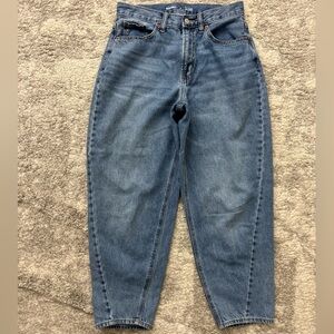 Old Navy Extra High Rise Balloon Jeans Woman Size 6 Trendy Blue Denim